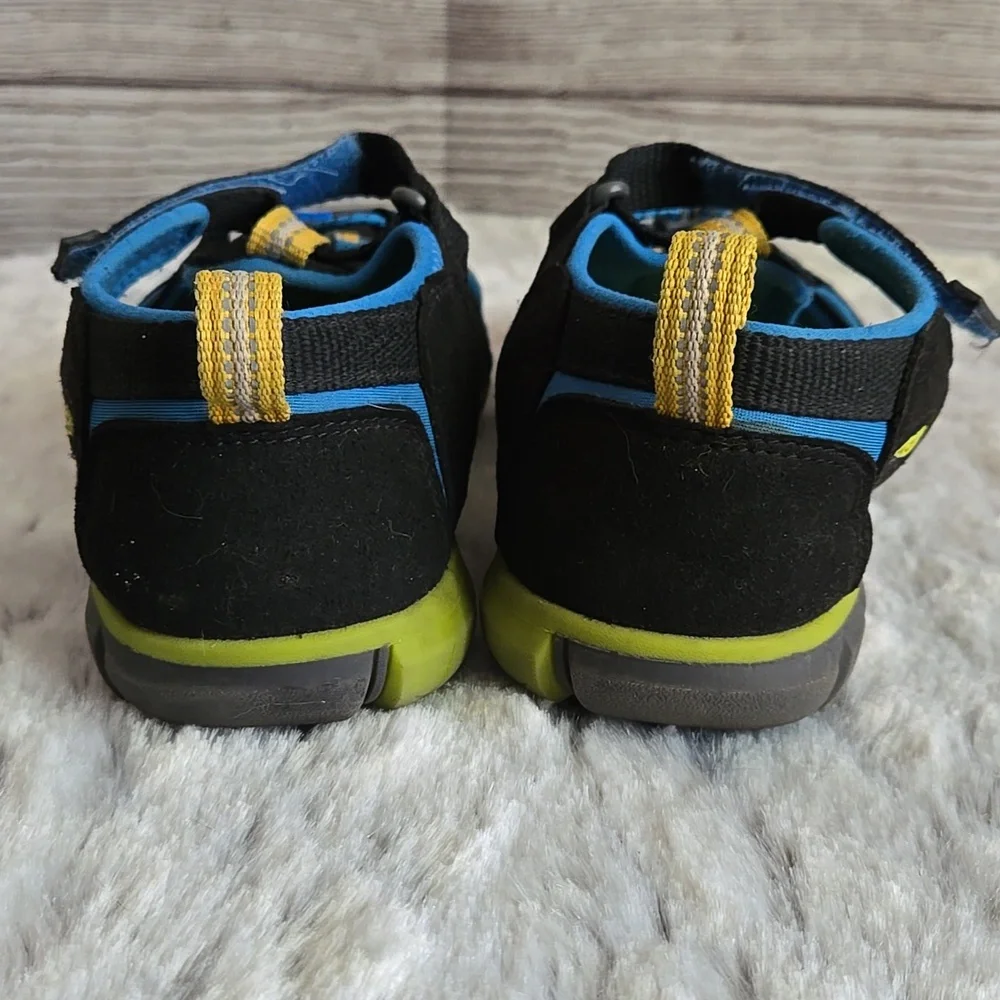 Keen Blue/Black Water Shoes, Kids Size 3, Great Condition